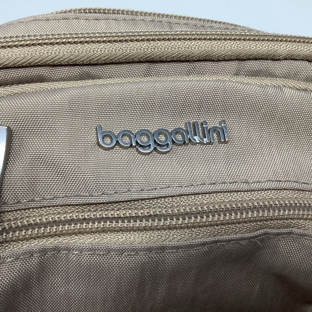 Baggallini Triple Zip Bagg - Picture 4 of 13